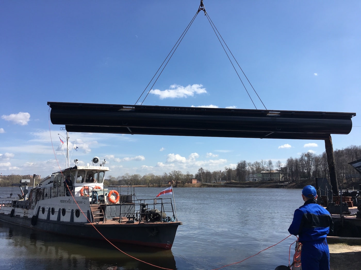 Установка понтона на воду